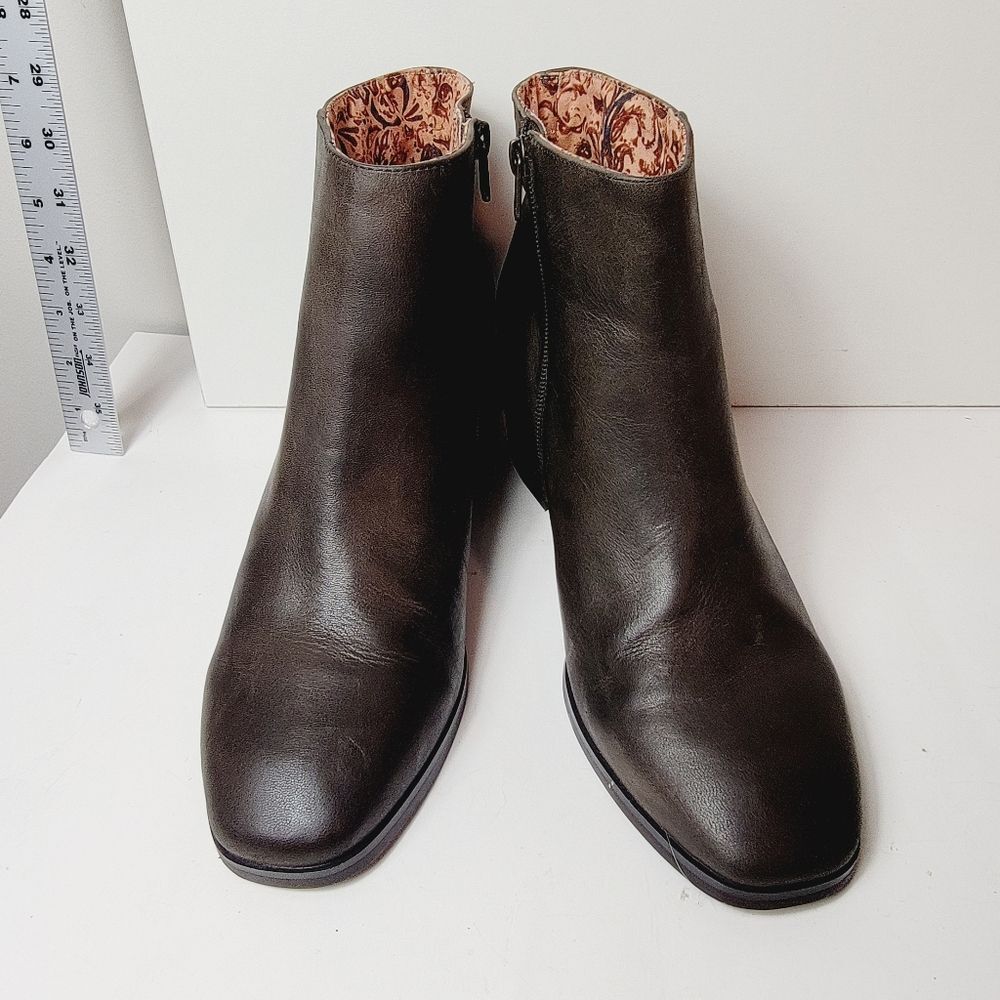 Lucky Brand Malvelia Rustic Grey Leather Ankle Boot Size 10 - Picture 5 of 12
